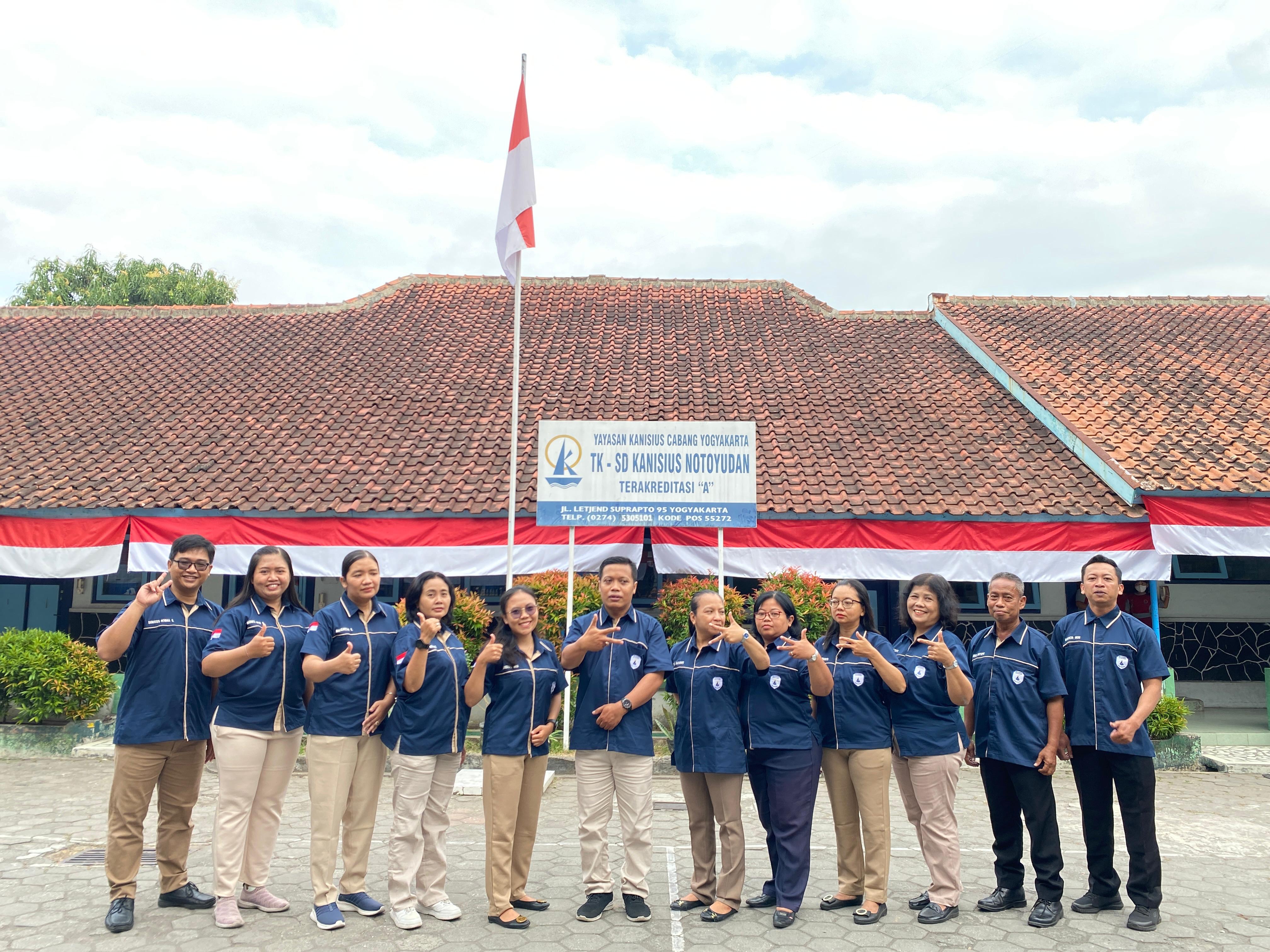 Bapak Ibu Guru dan Karyawan SD Kanisius Notoyudan